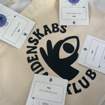 Kloge hoveder på tur! HG deltager i @videnskabsklubben Det indebærer, at nogle af vores STX-elever skal være seniorment…